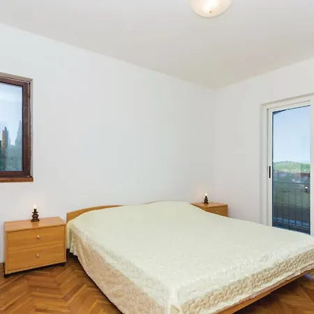Pet Friendly In With House Sea View فندق 3*
