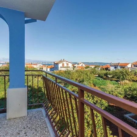 Pet Friendly In With House Sea View 칼리
