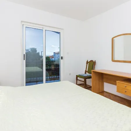 Pet Friendly In With House Sea View 칼리