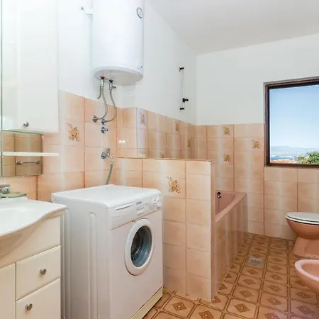 Pet Friendly In With House Sea View 3* 칼리
